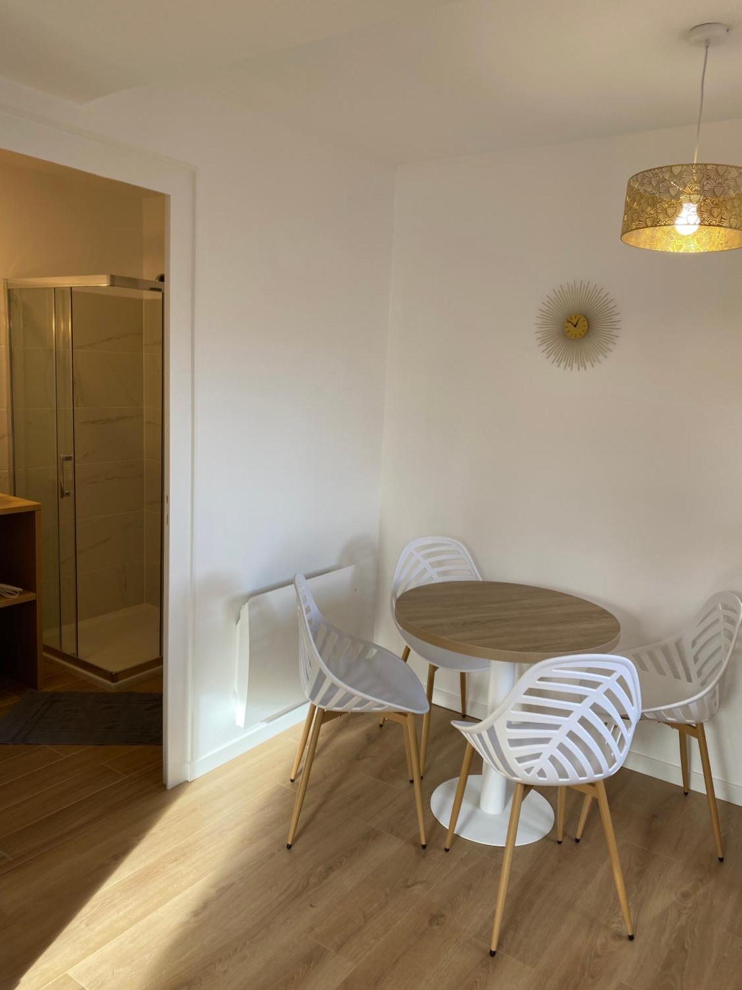 Appartement T2, Jardinet, Quartier Marche 10mn *